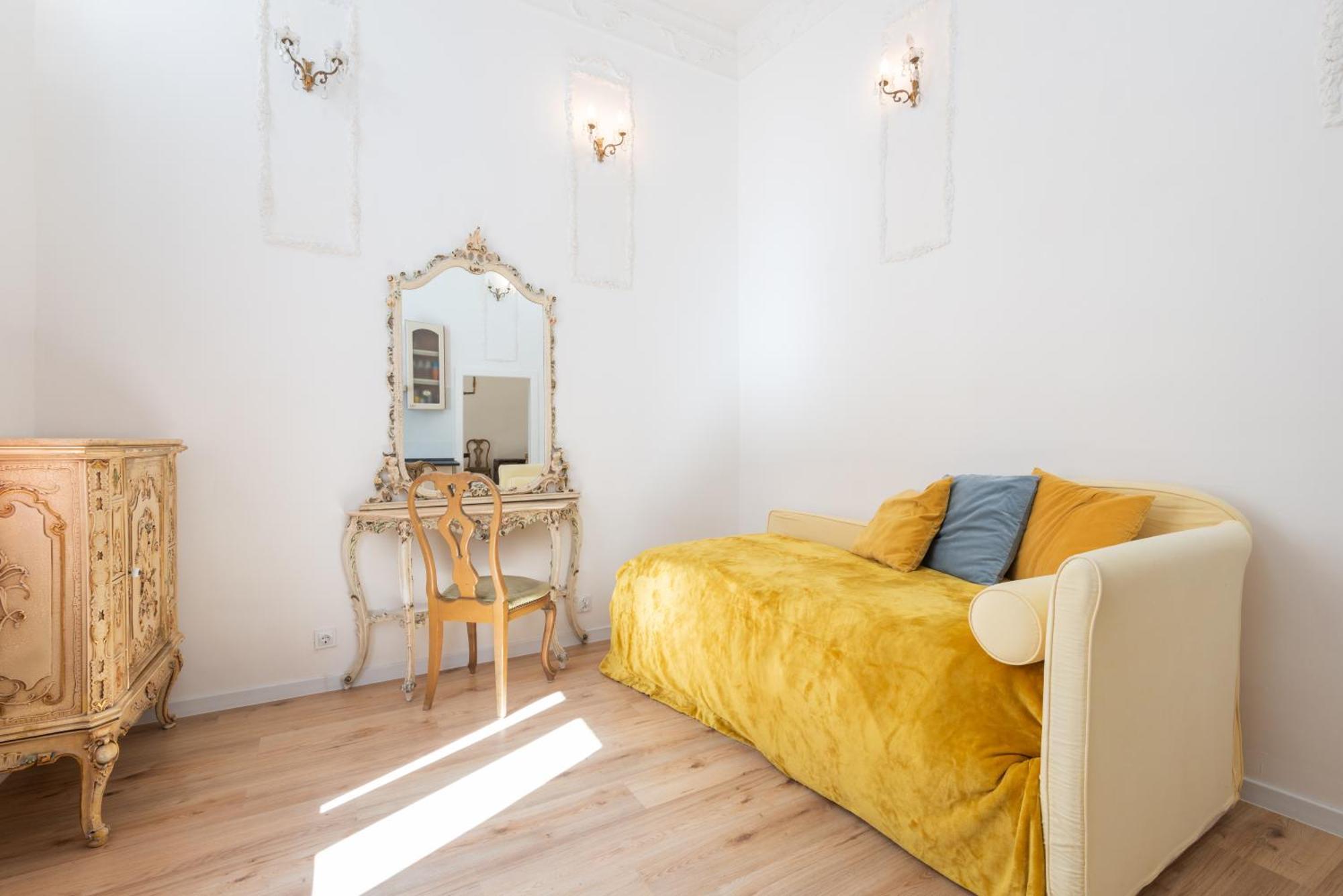 Historic Suite Next To The Castle Барі Екстер'єр фото