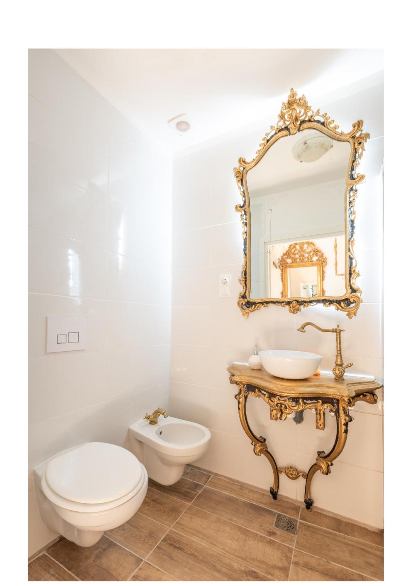 Historic Suite Next To The Castle Барі Екстер'єр фото